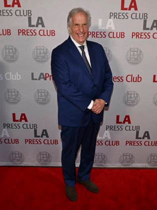 December 7, 2025, Los Angeles, California, USA: American actor HENRY WINKLER attends the Los Angeles Press Club presents the 18th Annual National Arts & Entertainment Journalism Awards Gala: RED CARPET. Los Angeles USA - ZUMAb173 20251207_aap_b173_009 Copyright: xBillyxBennightx