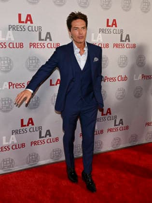 December 7, 2025, Los Angeles, California, USA: Grammy-winning American singer, songwriter, producer, and author RICHARD MARX attends the Los Angeles Press Club presents the 18th Annual National Arts & Entertainment Journalism Awards Gala: RED CARPET. Los Angeles USA - ZUMAb173 20251207_aap_b173_025 Copyright: xBillyxBennightx