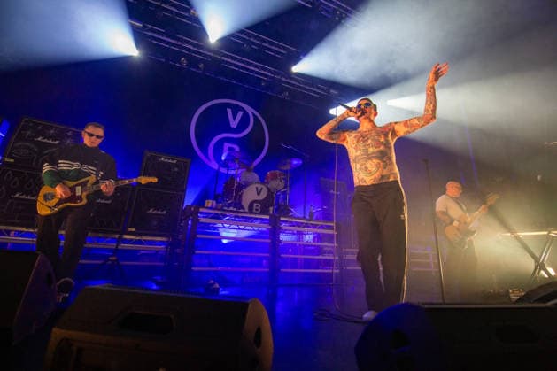 Viagra Boys live in Oslo, Norway Oslo, Norway. 07th, December 2025. The Swedish punk band Viagra Boys performs a live concert at Sentrum Scene in Oslo. Here vocalist Sebastian Murphy is seen live on stage. Norway, Oslo  Copyright: xGonzalesxPhoto Per-OttoxOppix