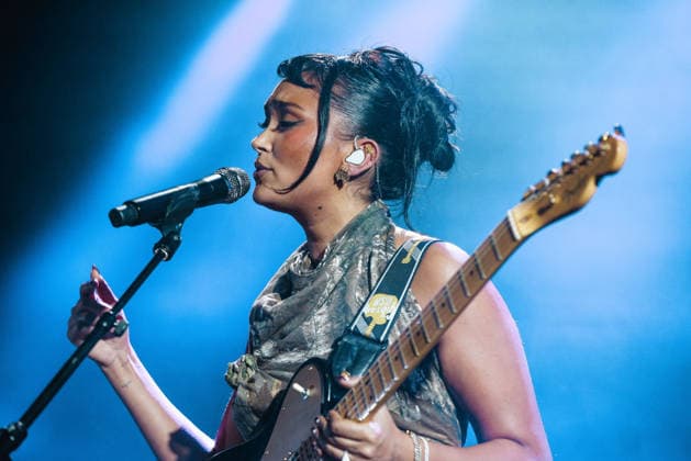 Joy Crookes live in Copenhagen, Denmark Copenhagen, Denmark. 07th, December 2025. The British singer and musician Joy Crookes performs a live concert at VEGA in Copenhagen. Denmark, Copenhagen  Copyright: xGonzalesxPhoto PeterxTroestx