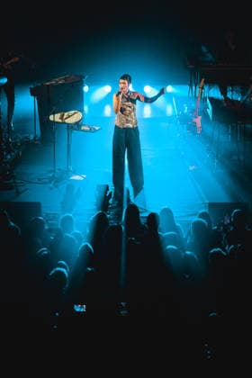 Joy Crookes live in Copenhagen, Denmark Copenhagen, Denmark. 07th, December 2025. The British singer and musician Joy Crookes performs a live concert at VEGA in Copenhagen. Denmark, Copenhagen  Copyright: xGonzalesxPhoto PeterxTroestx