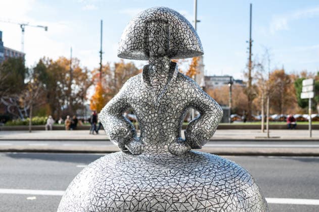 Meninas Madrid Gallery exhibition in Madrid, Spain - 07 Dec 2025 A sculpture in the shape of the figures of the painter Velázquez Las Menina is seen during the Meninas Madrid Gallery exhibition. Madrid Spain Copyright: xAtilanoxGarciax xSOPAxImagesx photo02618