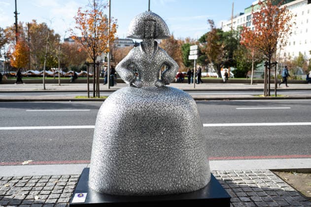 Meninas Madrid Gallery exhibition in Madrid, Spain - 07 Dec 2025 A sculpture in the shape of the figures of the painter Velázquez Las Menina is seen during the Meninas Madrid Gallery exhibition. Madrid Spain Copyright: xAtilanoxGarciax xSOPAxImagesx photo02620