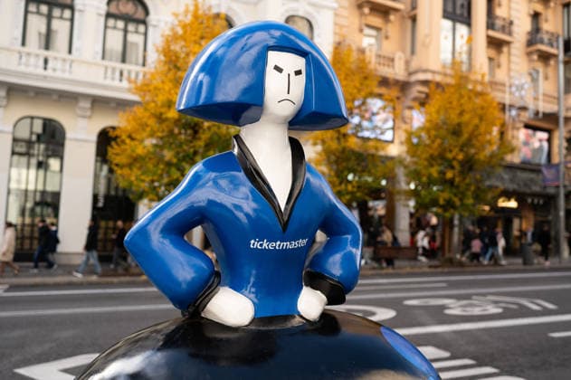 Meninas Madrid Gallery exhibition in Madrid, Spain - 07 Dec 2025 A sculpture in the shape of the figures of the painter Velázquez Las Menina is seen during the Meninas Madrid Gallery exhibition. Madrid Spain Copyright: xAtilanoxGarciax xSOPAxImagesx photo02629