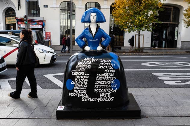 Meninas Madrid Gallery exhibition in Madrid, Spain - 07 Dec 2025 A sculpture in the shape of the figures of the painter Velázquez Las Menina is seen during the Meninas Madrid Gallery exhibition. Madrid Spain Copyright: xAtilanoxGarciax xSOPAxImagesx photo02631