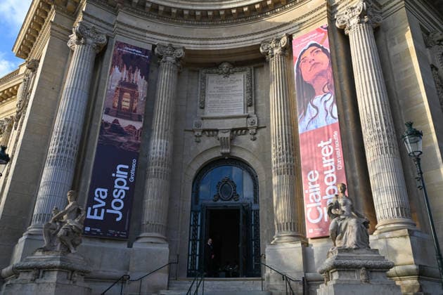 Two French artists at the peak of their art soon to be exhibited at the Grand Palais December 10, 2025 - March 15, 2026 Claire Tabouret and Eva Jospin The Grand Palais invites artists Eva Jospin and Claire Tabouret to occupy two galleries linked by a single entrance On one side, Grottesco, a journey through forests, grottes et architectures imaginaires de lautre, Dun seul souffle ou les coulisses dun projet monumental les futurs vitraux contemporains de Notre Dame de Paris Lionel Urman Bestimage Two French artists at the height of their powers will soon be exhibiting at the Grand Palais from December 10, 2025, to March 15, 2026 Claire Tabouret and Eva Jospin The Grand Palais invites artists Eva Jospin and Claire Tabouret to occupy two gall  Copyright: xLIONELxURMANxx xBESTIMAGExLIONELxURMANxx xBESTIMAGEx