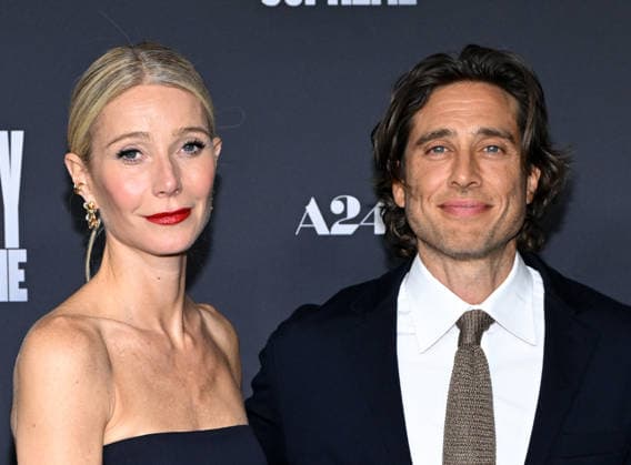˜Marty Supreme™ Los Angeles Premiere Gwyneth Paltrow and Brad Falchuk arriving to the Los Angeles premiere of Marty Supreme™ at the Samuel Goldwyn Theater on December 8, 2025 in Beverly Hills, Ca. Beverly Hills Samuel Goldwyn Theater California USA Copyright: xLisaxOConnor xAFF-USA.COMx