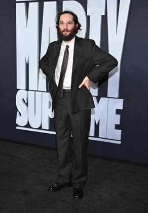 ˜Marty Supreme™ Los Angeles Premiere Josh Safdie arriving to the Los Angeles premiere of Marty Supreme™ at the Samuel Goldwyn Theater on December 8, 2025 in Beverly Hills, Ca. Beverly Hills Samuel Goldwyn Theater California USA Copyright: xLisaxOConnor xAFF-USA.COMx