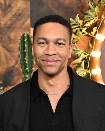 ˜Fallout™ Season 2 Premiere Aaron Moten arriving to Amazon Prime Video™s Fallout™ season 2 premiere held at the Academy Museum of Motion Pictures on December 8, 2025 in Los Angeles, Ca. Los Angeles Academy Museum of Motion Pictures California USA Copyright: xStarbuck AFF-USA.COMx