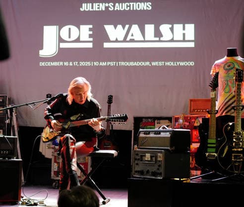 Joe Walsh Julien™s auction preview Joe Walsh Julien™s auction preview at Troubadour on December 08, 2025 in West Hollywood, CA. West Hollywood Troubadour California USA Copyright: xLISAxOConnor AFF-USA.comx