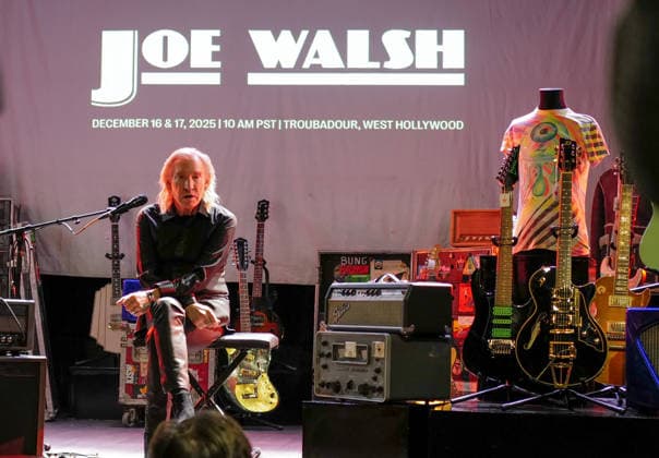 Joe Walsh Julien™s auction preview Joe Walsh Julien™s auction preview at Troubadour on December 08, 2025 in West Hollywood, CA. West Hollywood Troubadour California USA Copyright: xLISAxOConnor AFF-USA.comx
