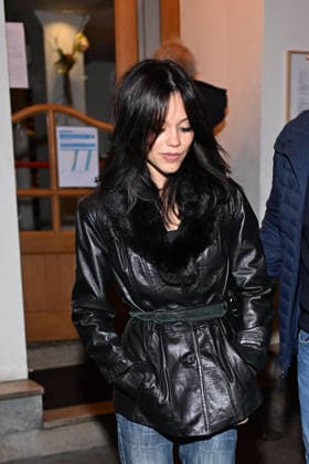 Jenna Ortega leaves the Yen restaurant in Paris on December 8, 2025 Yehiel Chekroune Bestimage Jenna Ortega leaves the Yen restaurant in Paris on December 8, 2025 Paris France  Copyright: xYehielxChekrounex xBestimagexYehielxChekrounex xBestimagex