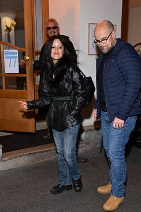 Jenna Ortega leaves the Yen restaurant in Paris on December 8, 2025 Yehiel Chekroune Bestimage Jenna Ortega leaves the Yen restaurant in Paris on December 8, 2025 Paris France  Copyright: xYehielxChekrounex xBestimagexYehielxChekrounex xBestimagex