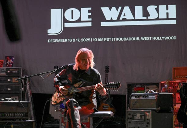 Joe Walsh Julien™s auction preview Joe Walsh Julien™s auction preview at Troubadour on December 08, 2025 in West Hollywood, CA. West Hollywood Troubadour California USA Copyright: xLISAxOConnor AFF-USA.comx