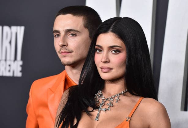 ˜Marty Supreme™ Los Angeles Premiere Timothee Chalamet and Kylie Jenner arriving to the Los Angeles premiere of Marty Supreme™ at the Samuel Goldwyn Theater on December 8, 2025 in Beverly Hills, Ca. Beverly Hills Samuel Goldwyn Theater California USA Copyright: xLisaxOConnor xAFF-USA.COMx