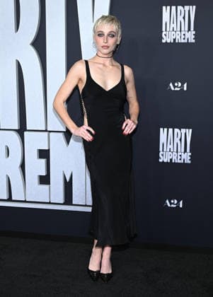 ˜Marty Supreme™ Los Angeles Premiere Emma Chamberlain arriving to the Los Angeles premiere of Marty Supreme™ at the Samuel Goldwyn Theater on December 8, 2025 in Beverly Hills, Ca. Beverly Hills Samuel Goldwyn Theater California USA Copyright: xLisaxOConnor xAFF-USA.COMx