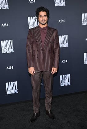 ˜Marty Supreme™ Los Angeles Premiere Avan Jogia arriving to the Los Angeles premiere of Marty Supreme™ at the Samuel Goldwyn Theater on December 8, 2025 in Beverly Hills, Ca. Beverly Hills Samuel Goldwyn Theater California USA Copyright: xLisaxOConnor xAFF-USA.COMx