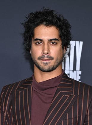 ˜Marty Supreme™ Los Angeles Premiere Avan Jogia arriving to the Los Angeles premiere of Marty Supreme™ at the Samuel Goldwyn Theater on December 8, 2025 in Beverly Hills, Ca. Beverly Hills Samuel Goldwyn Theater California USA Copyright: xLisaxOConnor xAFF-USA.COMx