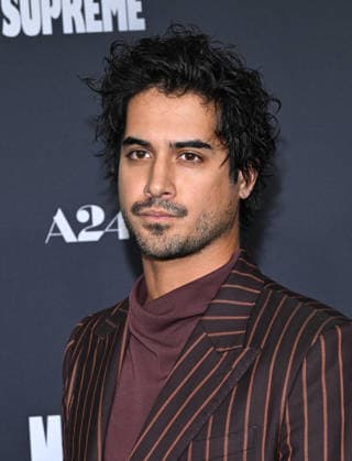 ˜Marty Supreme™ Los Angeles Premiere Avan Jogia arriving to the Los Angeles premiere of Marty Supreme™ at the Samuel Goldwyn Theater on December 8, 2025 in Beverly Hills, Ca. Beverly Hills Samuel Goldwyn Theater California USA Copyright: xLisaxOConnor xAFF-USA.COMx