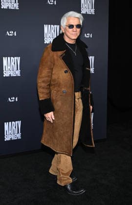 ˜Marty Supreme™ Los Angeles Premiere Baz Luhrmann arriving to the Los Angeles premiere of Marty Supreme™ at the Samuel Goldwyn Theater on December 8, 2025 in Beverly Hills, Ca. Beverly Hills Samuel Goldwyn Theater California USA Copyright: xLisaxOConnor xAFF-USA.COMx