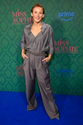 ABBberlin Jeannine Michaelsen actress on the blue carpet at the cinema premiere of the Amazon prime series of MISS SOPHIE SAME PROCEDURE AS EVERY YEAR at Claerchens Ballhaus on 08 12 2025 Berlin Berlin Germany