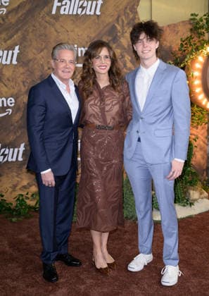 Fallout Premiere - Los Angeles, USA LOS ANGELES, USA. December 08, 2025: Kyle MacLachlan, Callum Lyon MacLachlan & Desiree Gruber at the season 2 premiere of Fallout at the Academy Museum. Los Angeles CA USA  Copyright: xPaulxSmith Featureflashx