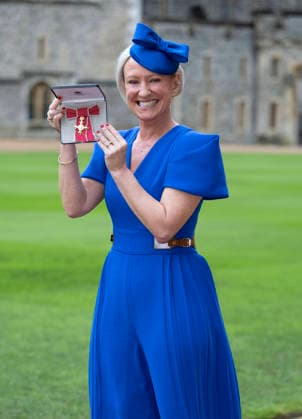 . 09 12 2025. Windsor , United Kingdom. TV weather presenter Ruth Dodsworth with her OBE after an Investiture at Windsor Castle, United Kingdom.  xStephenxLockx xi-Imagesx IIM-26443-0019