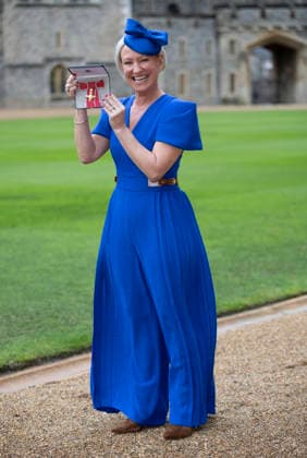 . 09 12 2025. Windsor , United Kingdom. TV weather presenter Ruth Dodsworth with her OBE after an Investiture at Windsor Castle, United Kingdom.  xStephenxLockx xi-Imagesx IIM-26443-0021