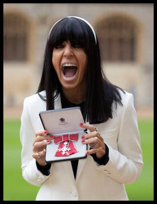 . 09 12 2025. Windsor , United Kingdom. TV presenter Claudia Winkleman with her MBE after an Investiture at Windsor Castle, United Kingdom.  xStephenxLockx xi-Imagesx IIM-26443-0027