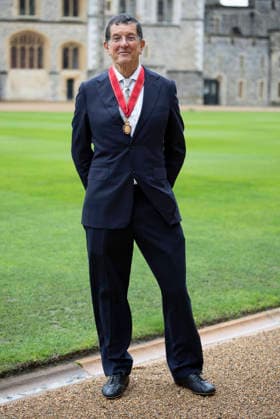 Investiture at Windsor Castle Image Licensed to i-Images Picture Agency. 09 12 2025. Windsor , United Kingdom. Sculptor Sir Antony Gormley with his Companions of Honour after an Investiture at Windsor Castle, United Kingdom., Credit:Stephen Lock i-Images Avalon United Kingdom, Windsor  Copyright: xStephenxLockx xi-Imagesx xAvalonx 1057896988