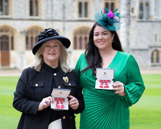 Investiture at Windsor Castle Image Licensed to i-Images Picture Agency. 09 12 2025. Windsor , United Kingdom. Alison Madgin and Carly Barrett with their MBE s after an Investiture at Windsor Castle, United Kingdom., Credit:Stephen Lock i-Images Avalon United Kingdom, Windsor  Copyright: xStephenxLockx xi-Imagesx xAvalonx 1057897168