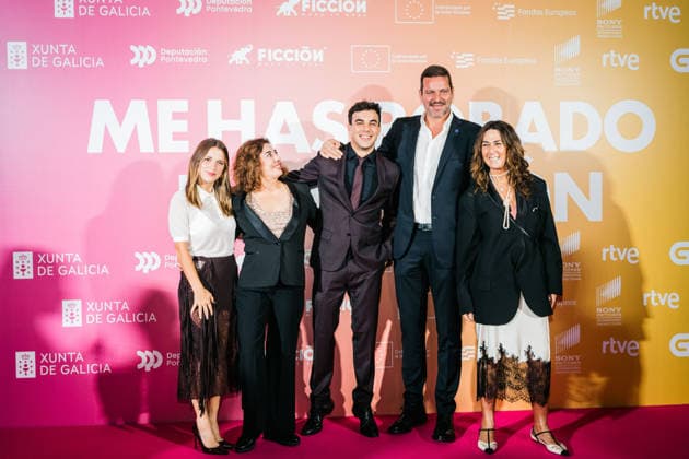 Premiere of the film Me has robado el corazón in Pontevedra I D The actress Ana Jara, the director Chus Gutiérrez, the actor Óscar Casas and the Regional Minister of Culture of the Xunta de Galicia, José López Campos, pose at the photocall for the premiere of the film Me has robado el corazón, at the Provincial Museum, on December 9, 2025, in Pontevedra, Galicia Spain The film, written and directed by Chus Gutiérrez, focuses on the contradictions of the system and the vital frustration of young people in todays Spain 09 DECEMBER 2025 PHOTOCALL PREMIERE MOVIE CINEMA ACTORS Pontevedra Galicia Galicia Pontevedra Galicia Galicia Spain  Copyright: xBeatrizxCiscarx 7159449