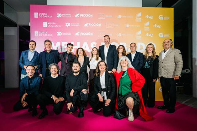 Premiere of the film Me has robado el corazón in Pontevedra Family photo at the photocall for the premiere of the film Me has robado el corazón, at the Provincial Museum, on December 9, 2025, in Pontevedra, Galicia Spain The film, written and directed by Chus Gutiérrez, focuses on the contradictions of the system and the frustration of young people in todays Spain, written and directed by Chus Gutiérrez, focuses on the contradictions of the system and the vital frustration of young people in todays Spain 09 DECEMBER 2025 PHOTOCALL PREMIERE MOVIE CINEMA ACTORS Pontevedra Galicia Pontevedra Galicia Galicia Spain  Copyright: xBeatrizxCiscarx 7159451