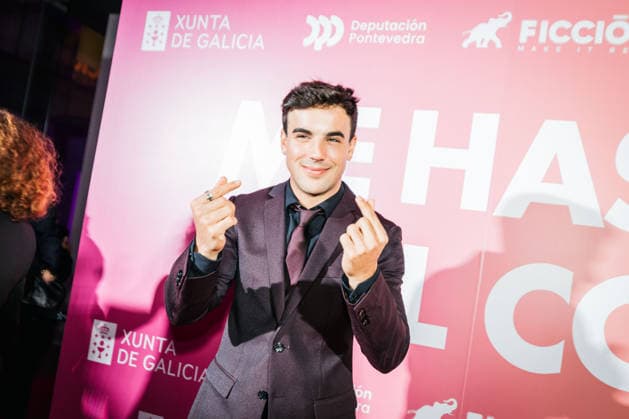 Premiere of the film Me has robbed my heart in Pontevedra Actor Óscar Casas poses at the photocall for the premiere of the film Me has robbed my heart, at the Provincial Museum, on December 9, 2025, in Pontevedra, Galicia Spain The film, written and directed by Chus Gutiérrez, focuses on the contradictions of the system and the vital frustration of young people in todays Spain, written and directed by Chus Gutiérrez, focuses on the contradictions of the system and the vital frustration of young people in todays Spain 09 DECEMBER 2025 PHOTOCALL PREMIERE MOVIE CINEMA ACTORS Pontevedra Galicia Pontevedra Galicia Galicia Spain  Copyright: xBeatrizxCiscarx 7159455