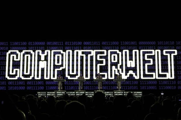 09 12 2025, Kraftwerk, in concert live at Uber Eats Music Hall, Berlin, with Ralf Hütter, Henning Schmitz, Falk Grieffenhagen, Georg Bongartz, Berlin