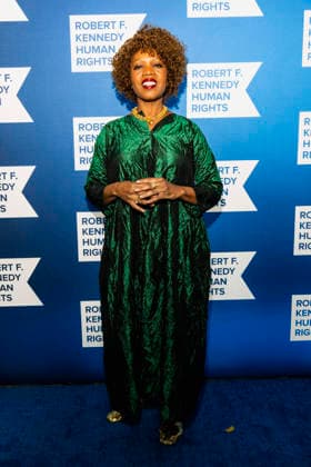 December 9, 2025, New York, New York, USA: Alfre Woodard attends The Robert F. Kennedy Ripple of Hope Awards on December 9, 2025 in New York, NY New York USA - ZUMAb230 20251209_znp_b230_038 Copyright: xLauraxBrettx