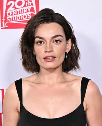 ˜Ella McCay™ World Premiere Emma Mackey arriving to 20th Century Studios™ Ella McCay world premiere held at the El Capitan Theatre on December 9, 2025 in Hollywood, Ca. Hollywood El Capitan Theatre California USA Copyright: xStarbuck AFF-USA.COMx