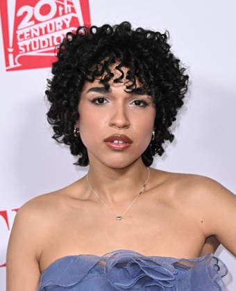 ˜Ella McCay™ World Premiere Amanda Castrillo arriving to 20th Century Studios™ Ella McCay world premiere held at the El Capitan Theatre on December 9, 2025 in Hollywood, Ca. Hollywood El Capitan Theatre California USA Copyright: xStarbuck AFF-USA.COMx