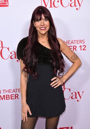 ˜Ella McCay™ World Premiere Hannah Williams arriving to 20th Century Studios™ Ella McCay world premiere held at the El Capitan Theatre on December 9, 2025 in Hollywood, Ca. Hollywood El Capitan Theatre California USA Copyright: xStarbuck AFF-USA.COMx