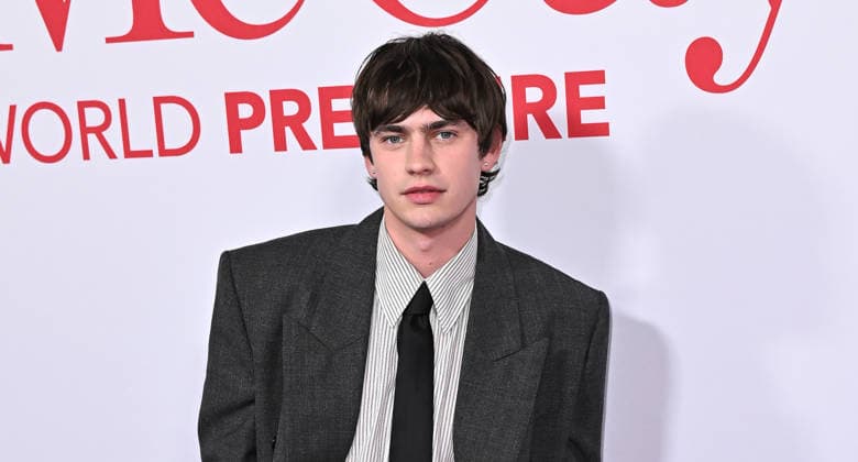 ˜Ella McCay™ World Premiere Spike Fearn arriving to 20th Century Studios™ Ella McCay world premiere held at the El Capitan Theatre on December 9, 2025 in Hollywood, Ca. Hollywood El Capitan Theatre California USA Copyright: xStarbuck AFF-USA.COMx