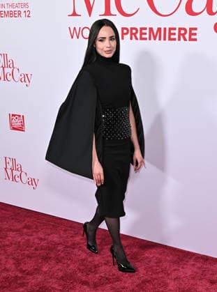 ˜Ella McCay™ World Premiere Sofia Carson arriving to 20th Century Studios™ Ella McCay world premiere held at the El Capitan Theatre on December 9, 2025 in Hollywood, Ca. Hollywood El Capitan Theatre California USA Copyright: xStarbuck AFF-USA.COMx