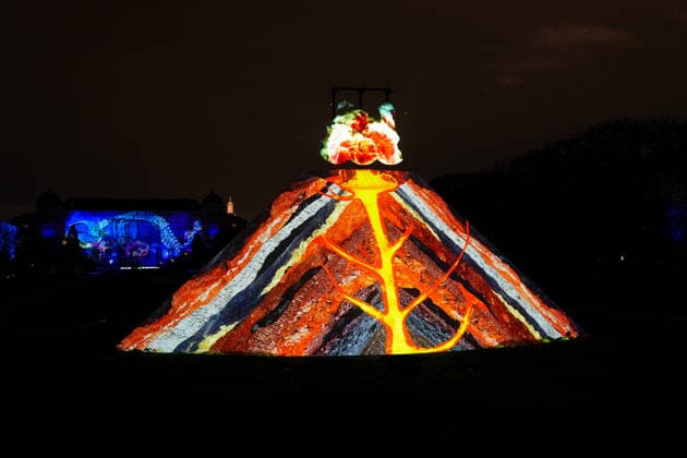 Illustration Exposition Lumières de la Nature au Jardin des Plantes à Paris le 9 décembre 2025 Anne Sophie Guebey Bestimage Kering Evening Event A Night at the Museum at the National Museum of Natural History in Paris on december 9th 2025 Paris France  Copyright: xAnne-SophiexGuebeyx xBestimagexAnne-SophiexGuebeyx xBestimagex