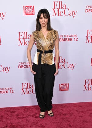 ˜Ella McCay™ World Premiere Rebecca Hall arriving to 20th Century Studios™ Ella McCay world premiere held at the El Capitan Theatre on December 9, 2025 in Hollywood, Ca. Hollywood El Capitan Theatre California USA Copyright: xStarbuck AFF-USA.COMx