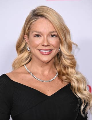 ˜Ella McCay™ World Premiere Gabi Lopes arriving to 20th Century Studios™ Ella McCay world premiere held at the El Capitan Theatre on December 9, 2025 in Hollywood, Ca. Hollywood El Capitan Theatre California USA Copyright: xStarbuck AFF-USA.COMx