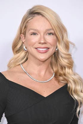 Gabi Lopes at the world premiere of the movie Ella McCay at the El Capitan Theatre Los Angeles, 09 12 2025 Foto:xD.xStarbuckx xFuturexImagex ella_5218