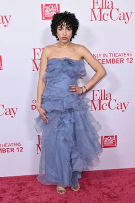Amanda Castrillo at the world premiere of the movie Ella McCay at the El Capitan Theatre Los Angeles, 09 12 2025 Foto:xD.xStarbuckx xFuturexImagex ella_5235