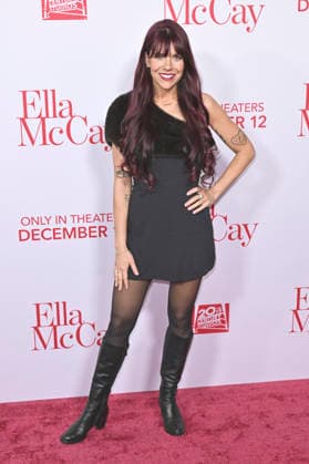 Hannah Williams at the world premiere of the movie Ella McCay at the El Capitan Theatre Los Angeles, 09 12 2025 Foto:xD.xStarbuckx xFuturexImagex ella_5244