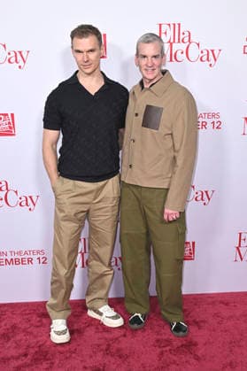 Robbie Kruithoff and Ryan Ross at the world premiere of the movie Ella McCay at the El Capitan Theatre Los Angeles, 09 12 2025 Foto:xD.xStarbuckx xFuturexImagex ella_5268