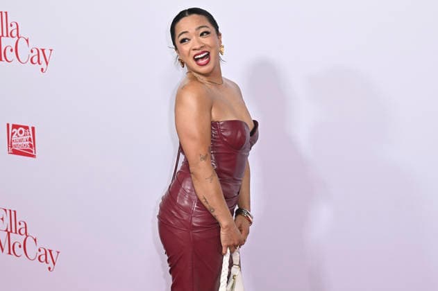 Rubina Bernabe at the world premiere of the movie Ella McCay at the El Capitan Theatre Los Angeles, 09 12 2025 Foto:xD.xStarbuckx xFuturexImagex ella_5279