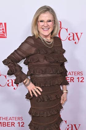 Nancy Cartwright at the world premiere of the movie Ella McCay at the El Capitan Theatre Los Angeles, 09 12 2025 Foto:xD.xStarbuckx xFuturexImagex ella_5287